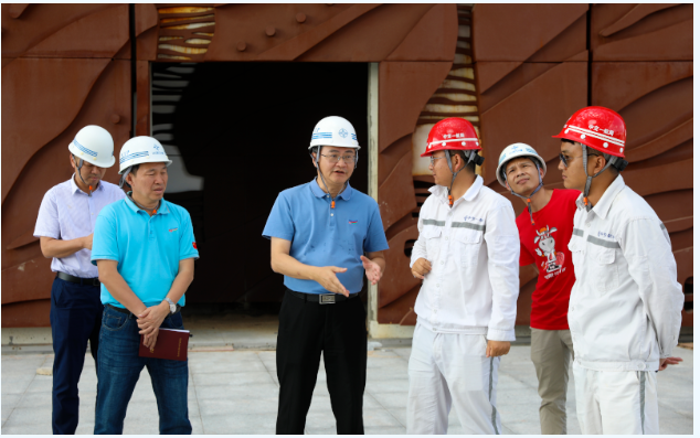 歡迎三沙市市委常委，市長鄧忠蒞臨我司承接的三沙廣場項目，三沙文體館項目現場調研并指導
